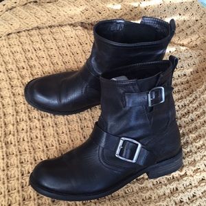 Bootie size 6 DV Dolce Vita